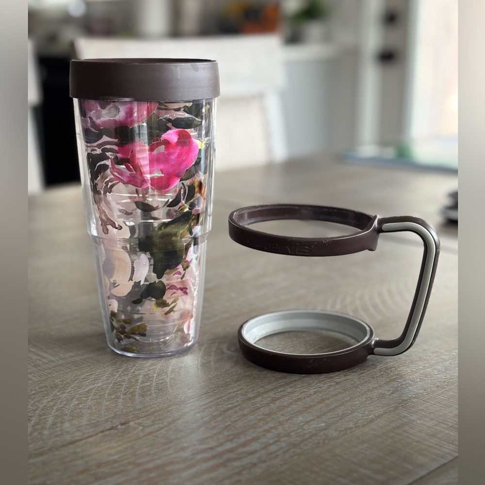 Tervis 24 oz Tumbler with Straw lid and Handle. Brown and pink floral.
